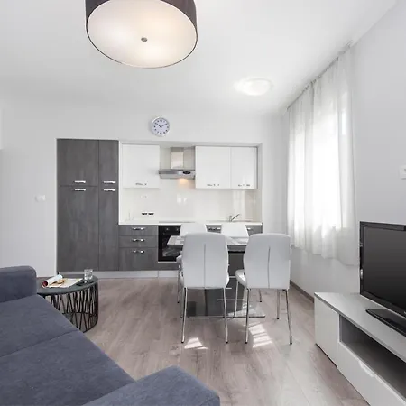 Zdenka Apartment Rabac Exterior photo